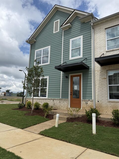 3045 Portage