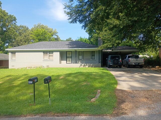 4025 Woodburn