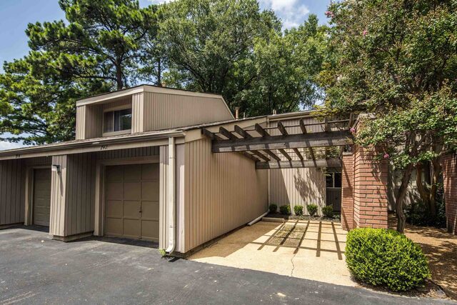 742 Hedgegrove