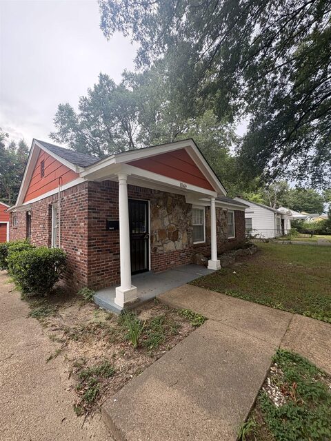 1049 Haynes