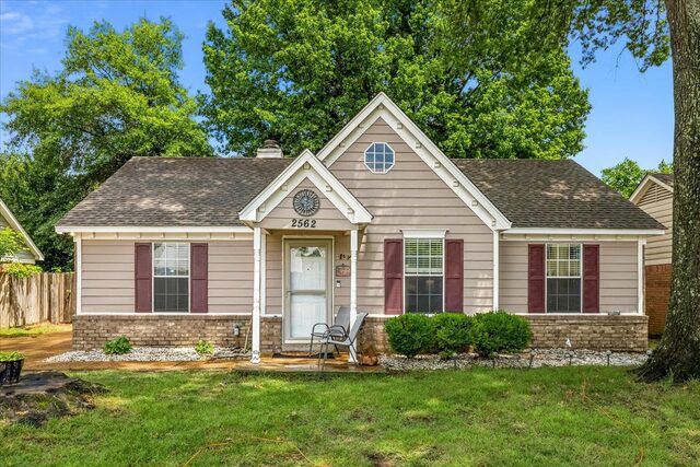 2562 Appling Crest