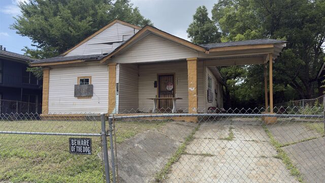 1427 Latham