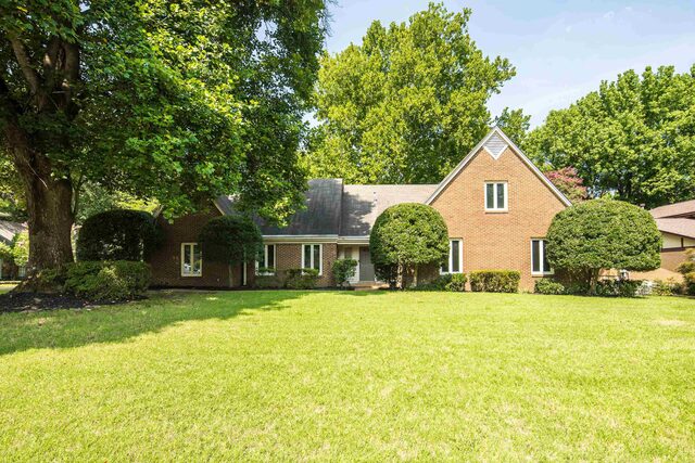 2209 Thornwood