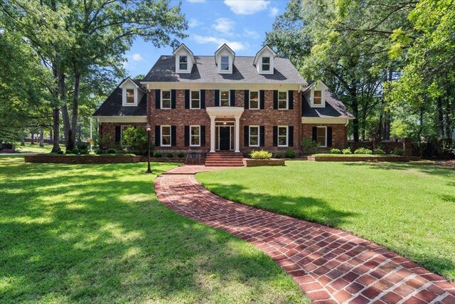 1221 Oak River