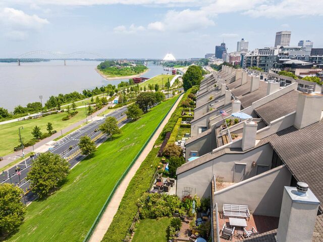 369 Riverbluff