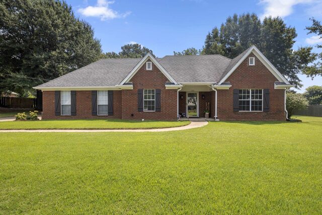 105 Countrywood Ln