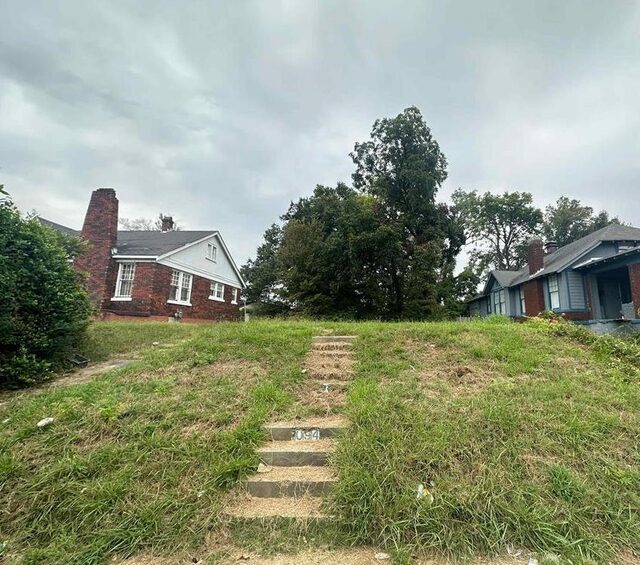 1094 Greenlaw
