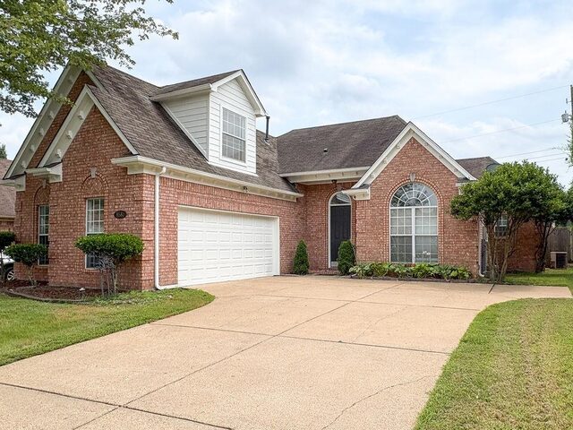 8581 Shady Elm