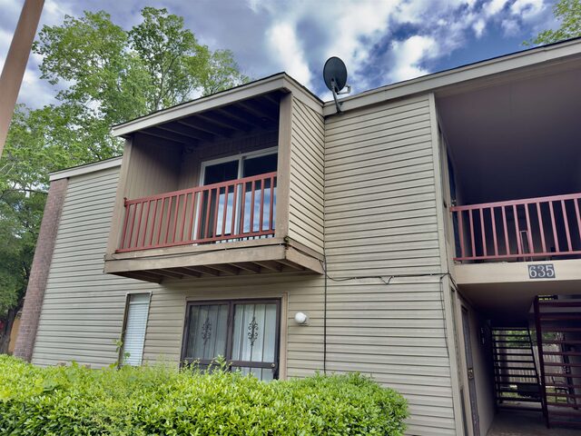 635 Patterson