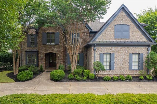 3128 Devonshire