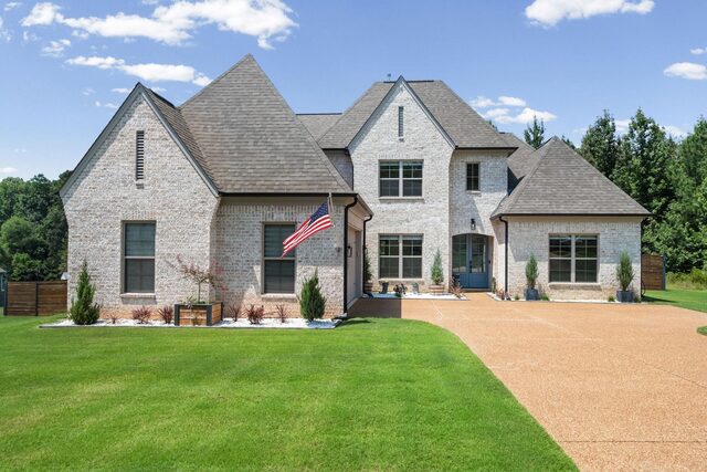60 Creek Side