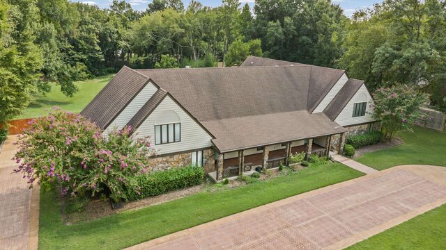 9221 Hillman Way