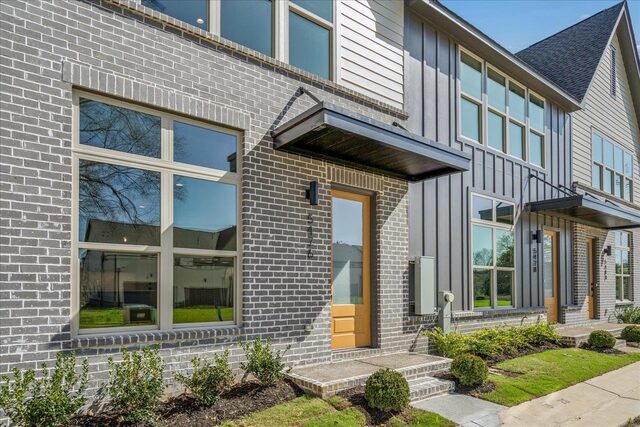5476 End Village