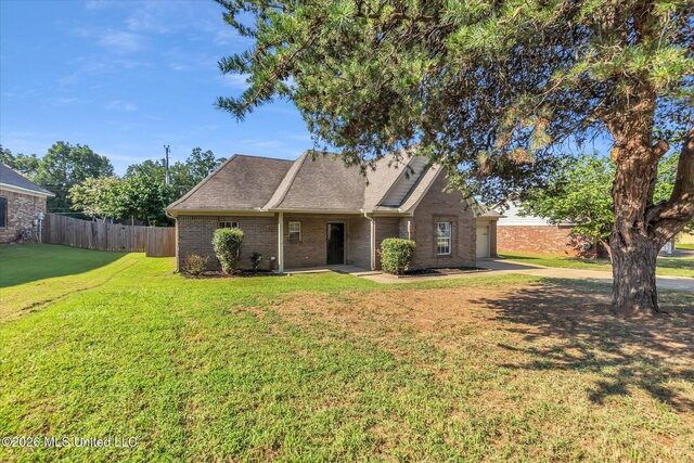 7079 Maplewood