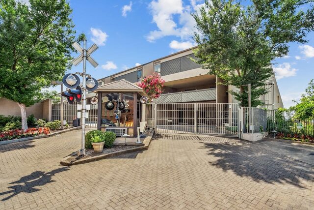 367 Riverbluff