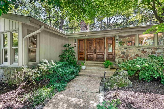 740 Sweetbrier