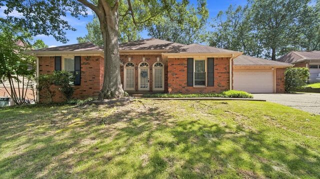 8923 Hickory Trail