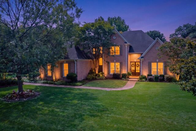 9027 Grovelawn