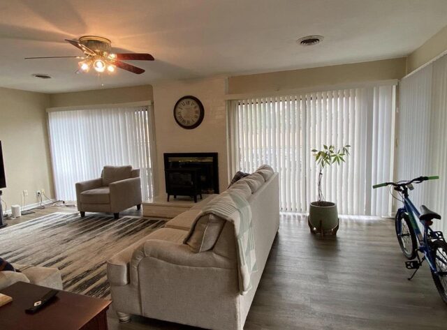 6586 Poplar Woods