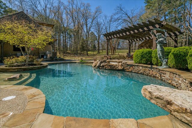 315 Mountain Brook