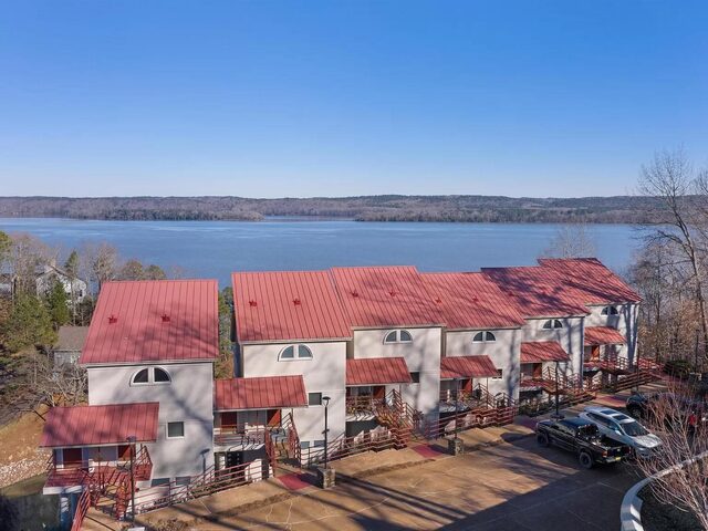 165 Lakeshore