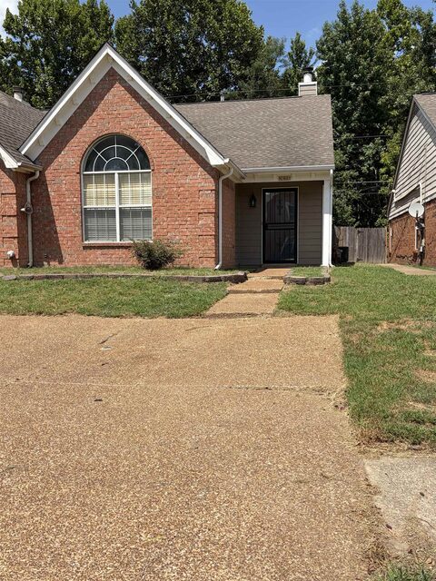 8362 Creek Front