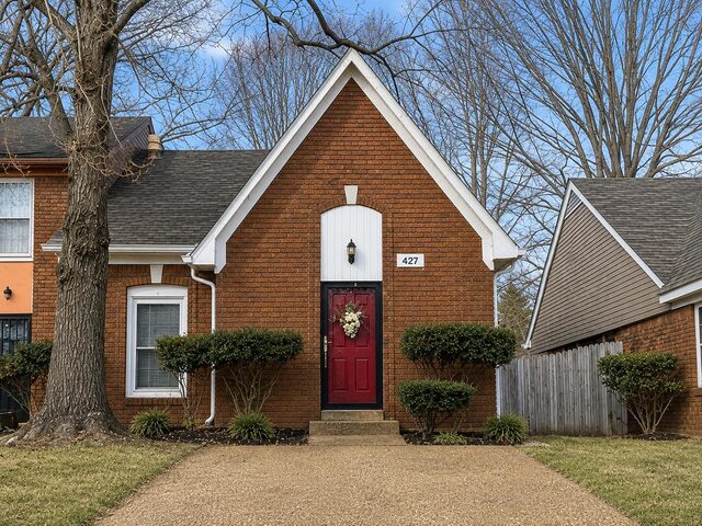 4421 Forest Valley