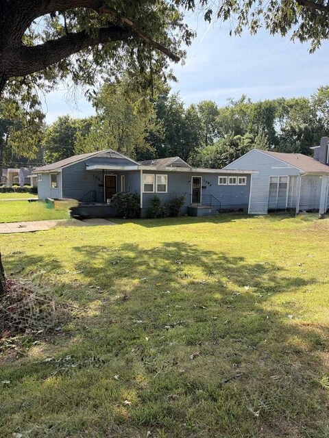 1092 Evergreen