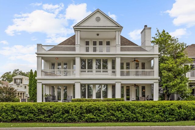 1011 Island Park