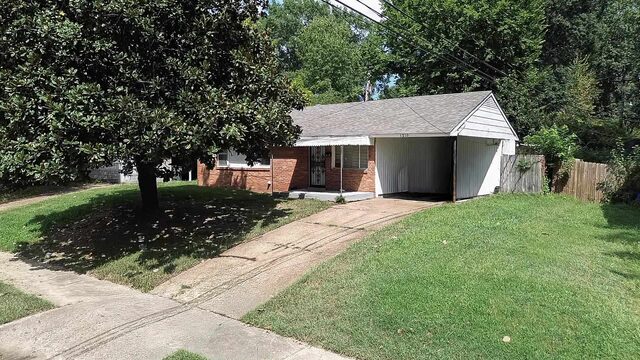 1210 Dogwood