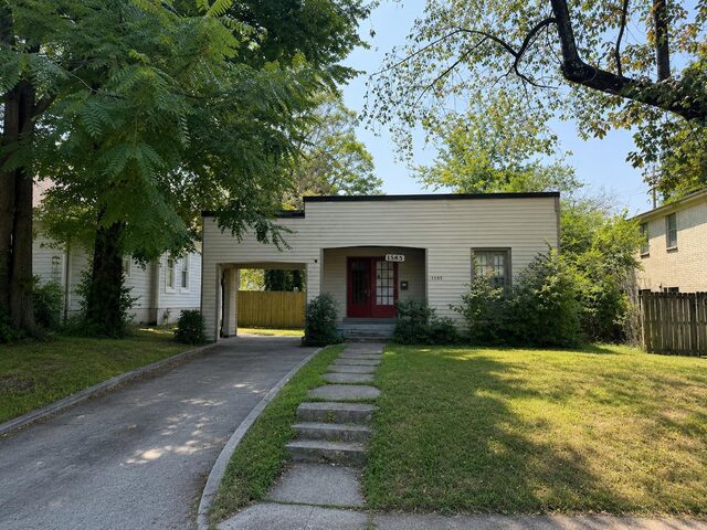 1585 Court