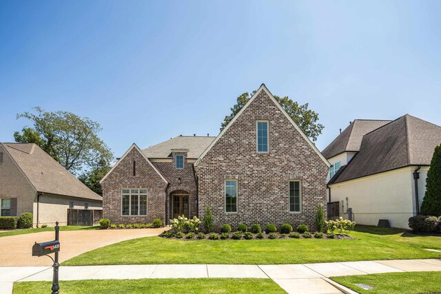 3406 Village Cross
