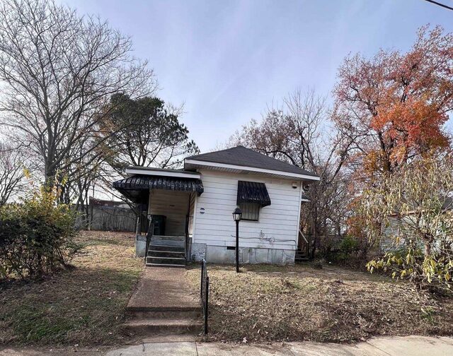 1409 Adelaide