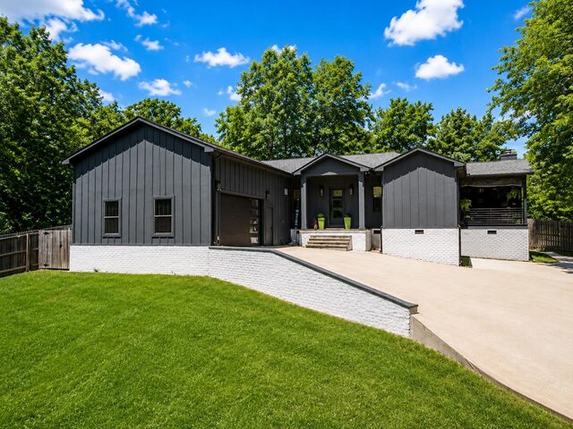 55 Knotty Oaks