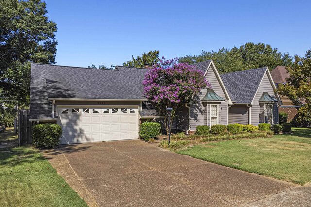 2425 Fairway Oaks