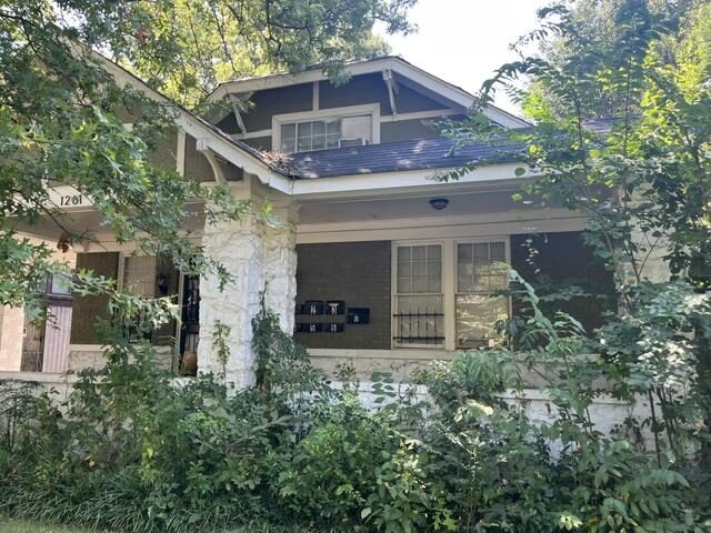 1261 Central