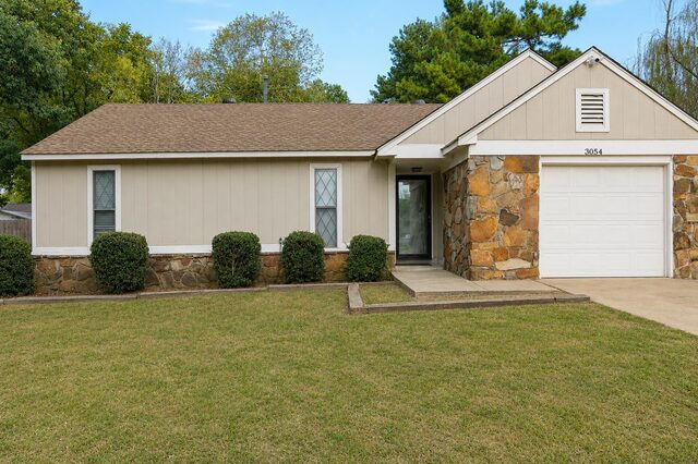3054 Leeridge
