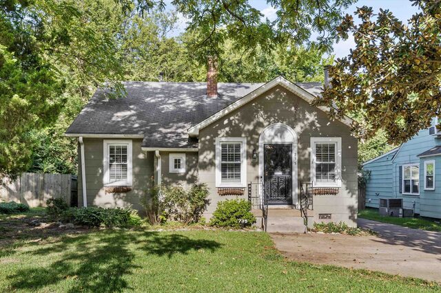 735 Goodlett