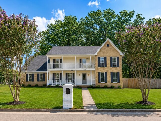 6150 Woodstock Hills