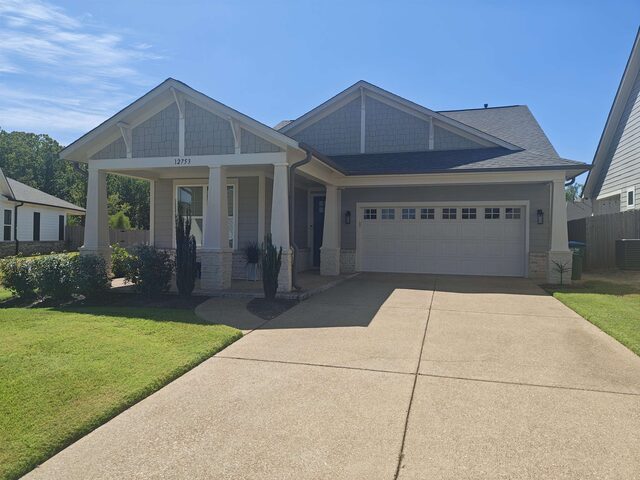 12753 Hollow Oak