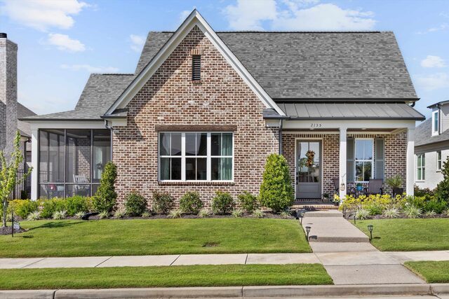 2135 Greenbrier Lakes