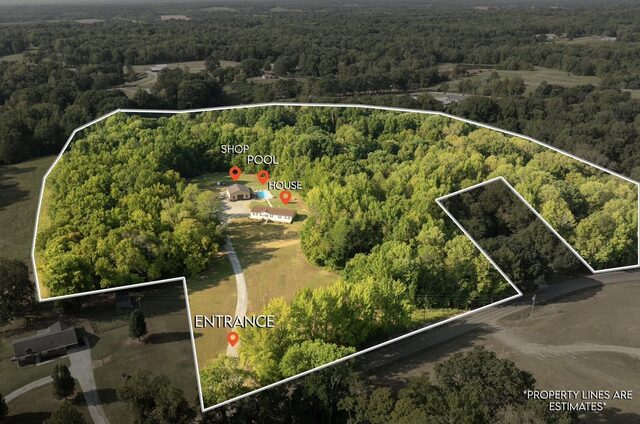 1811 Chisholm Lake