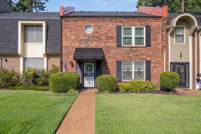 855 Yates