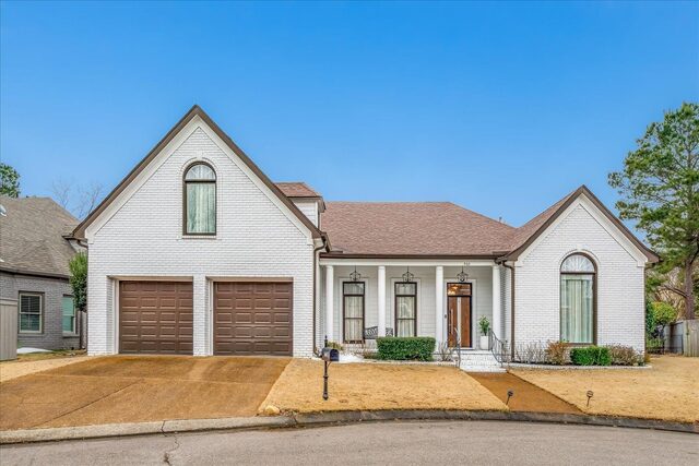 965 Village Oak
