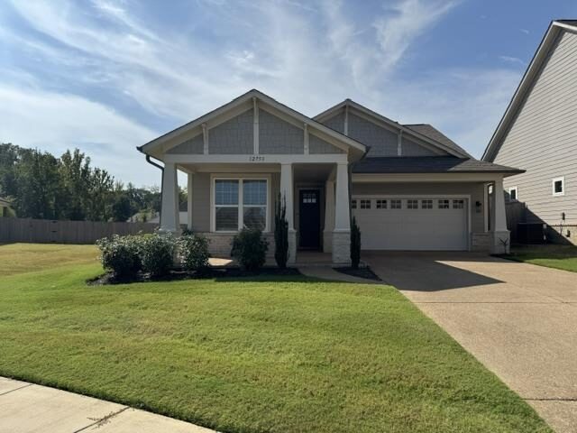 12753 Hollow Oak