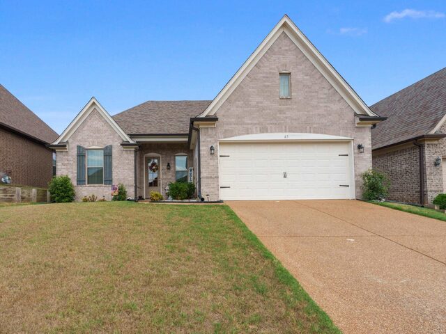 65 Briar Hollow