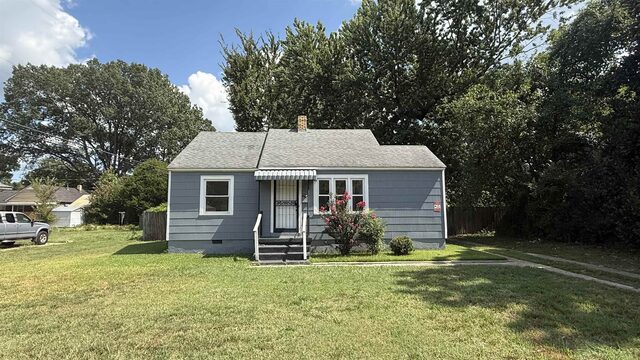 906 Wrenwood