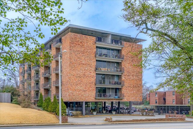 2195 Poplar