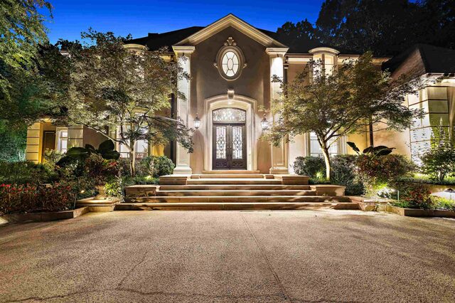409 River Oaks