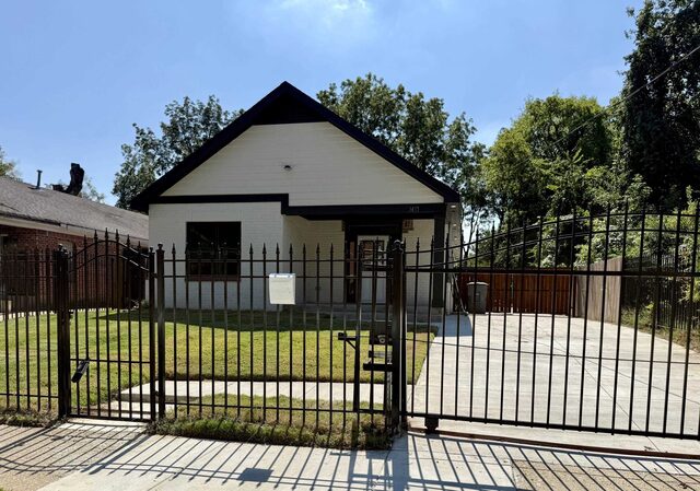 3437 Powell